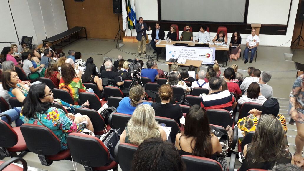 [RJ] Com o auditório lotado, a UERJ foi o espaço de resistência escolhido para o lançamento da etapa estadual da Conferência Nacional Popular de Educação