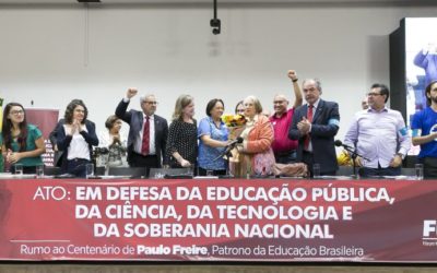 Ato na Câmara dos Deputados denuncia cortes do governo na educação pública